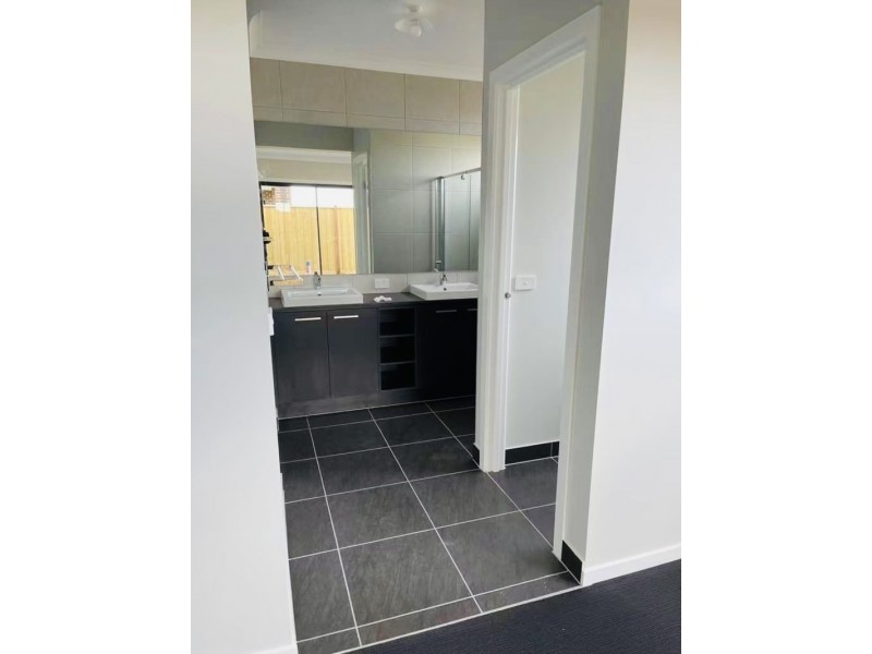 32 boxer dr, Wyndham Vale VIC 3024