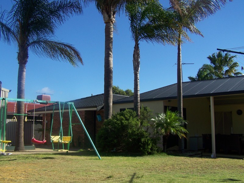 13 Dotterel Way, Yangebup WA 6164