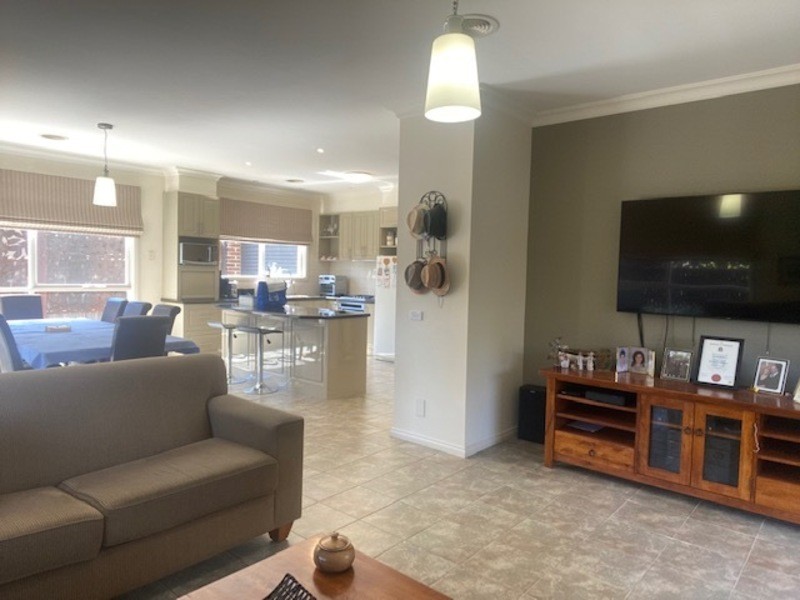 77 Ernest Jones Drive, Macleod VIC 3085