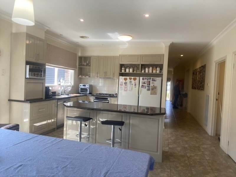 77 Ernest Jones Drive, Macleod VIC 3085