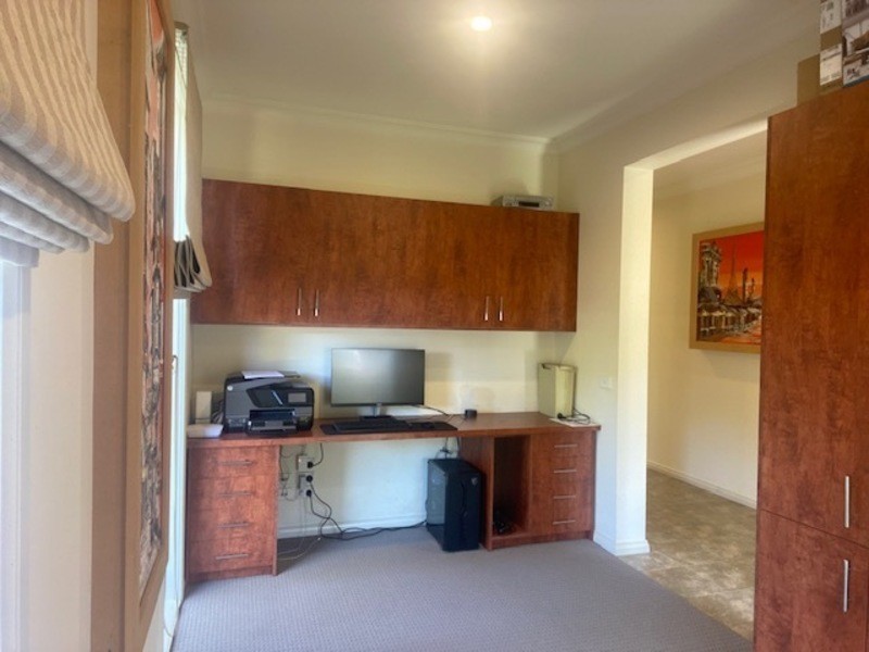 77 Ernest Jones Drive, Macleod VIC 3085