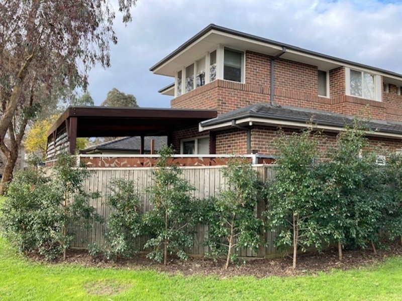 77 Ernest Jones Drive, Macleod VIC 3085