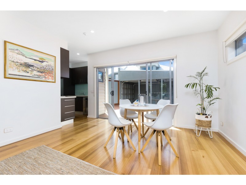 2/9 Strong Street, Spotswood VIC 3015