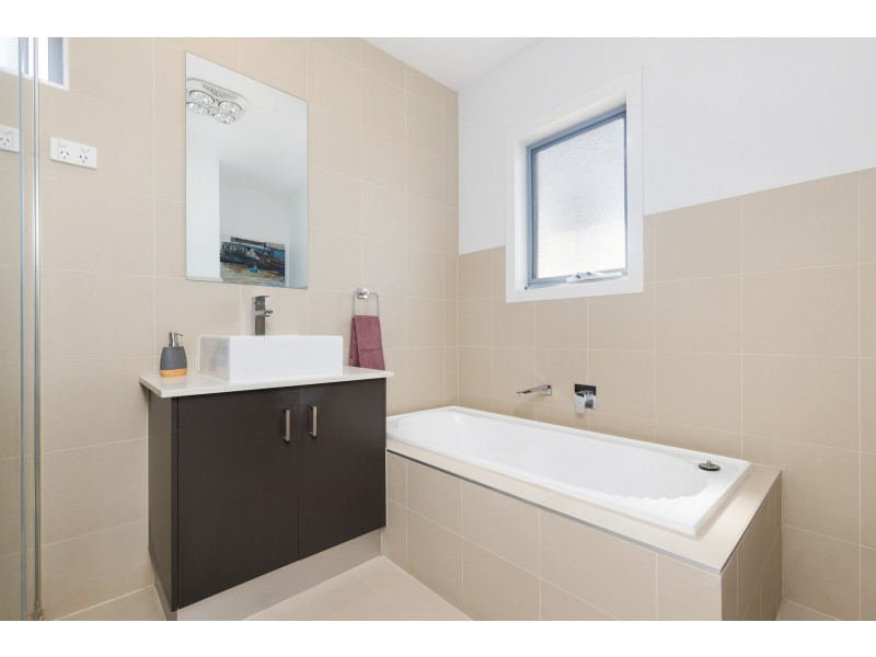 2/9 Strong Street, Spotswood VIC 3015