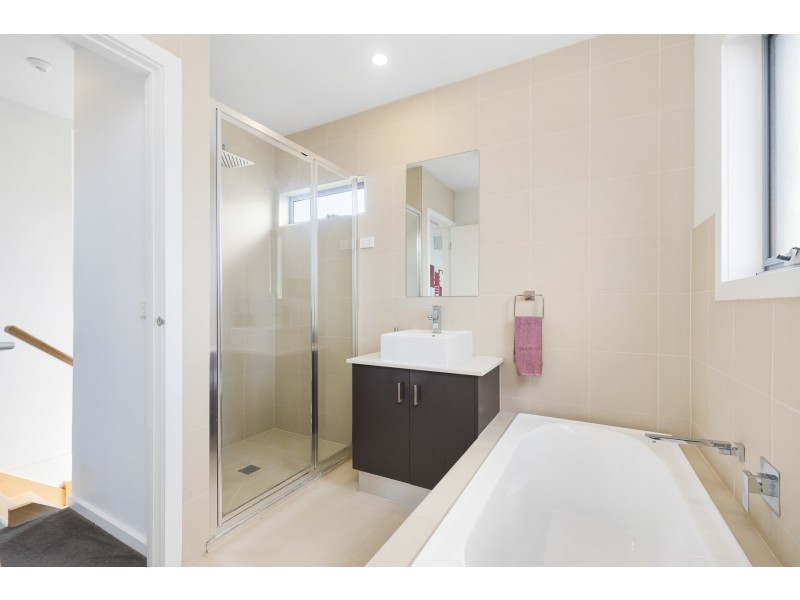 2/9 Strong Street, Spotswood VIC 3015