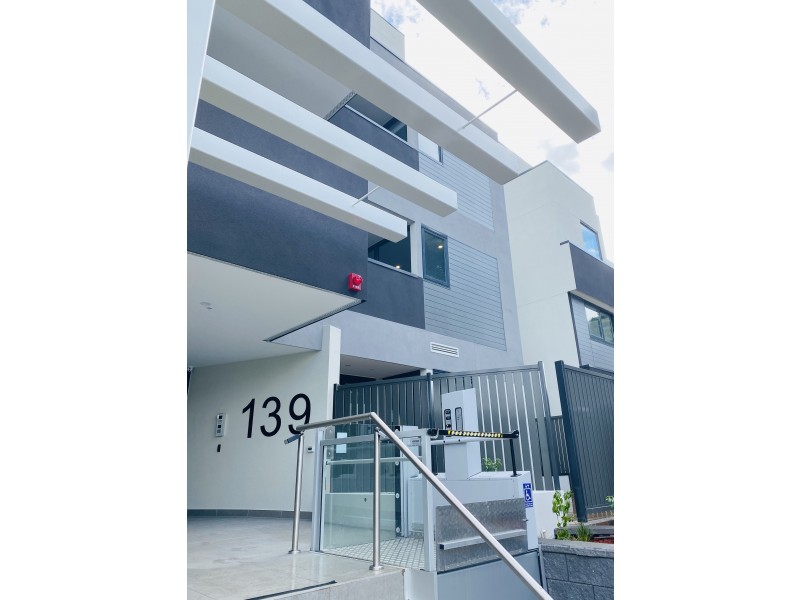 403/139 burwood hyw, Burwood VIC 3125