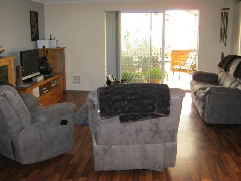 4 Dyer Lane, Lakelands WA 6180