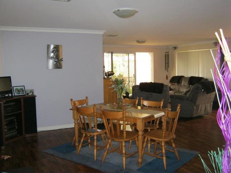 4 Dyer Lane, Lakelands WA 6180