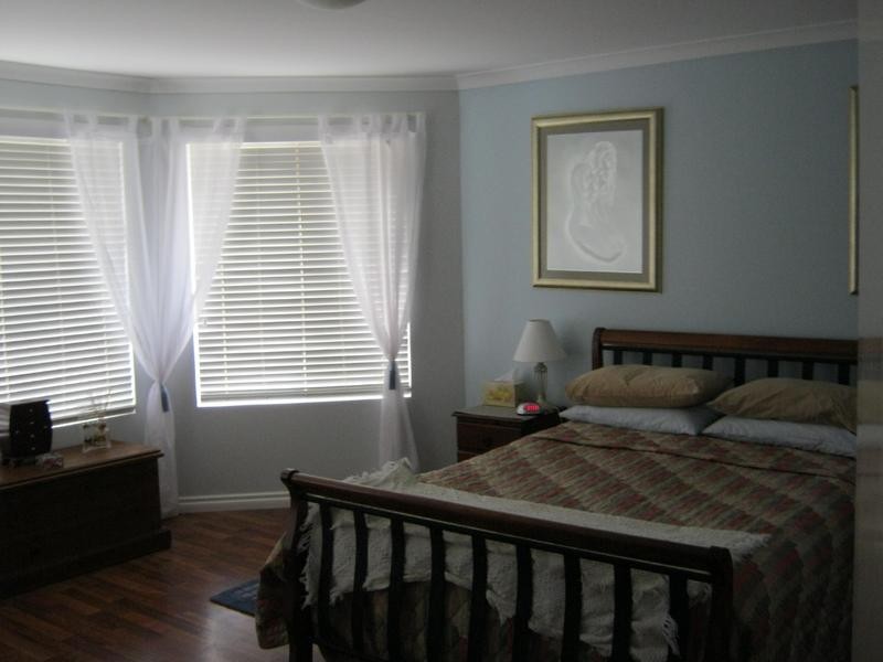 4 Dyer Lane, Lakelands WA 6180