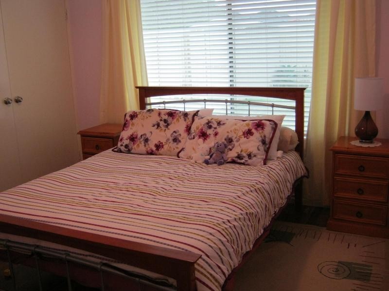 4 Dyer Lane, Lakelands WA 6180