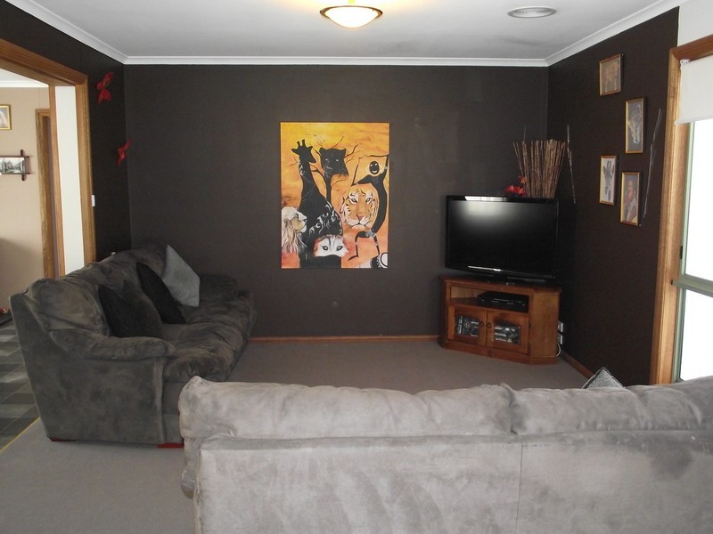 42 Sutton St, Cootamundra NSW 2590