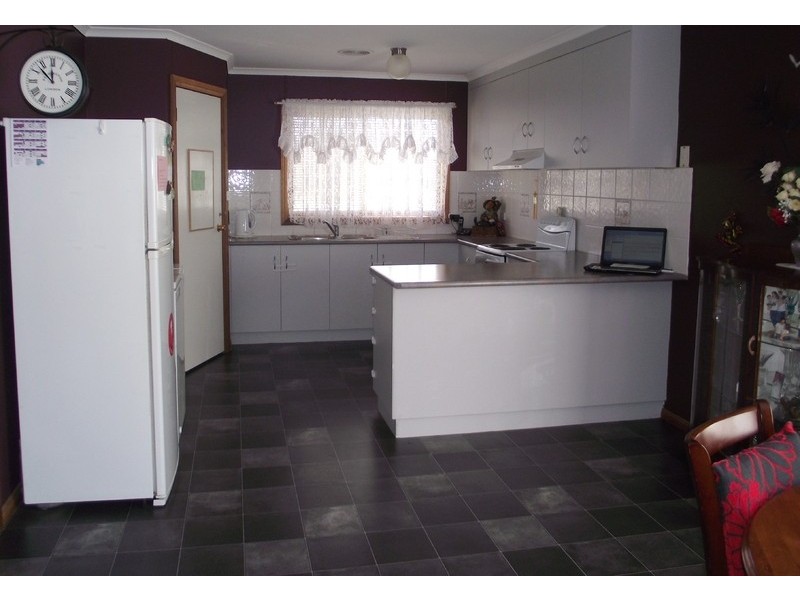 42 Sutton St, Cootamundra NSW 2590