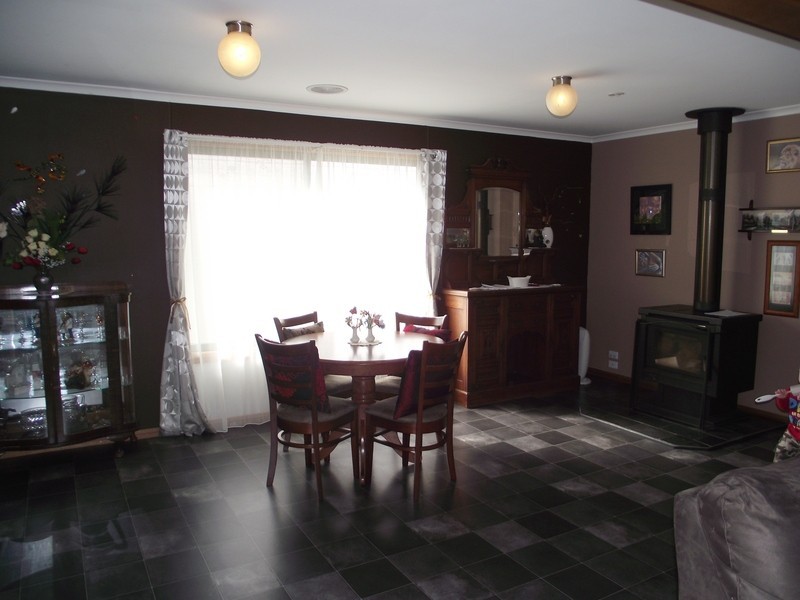 42 Sutton St, Cootamundra NSW 2590