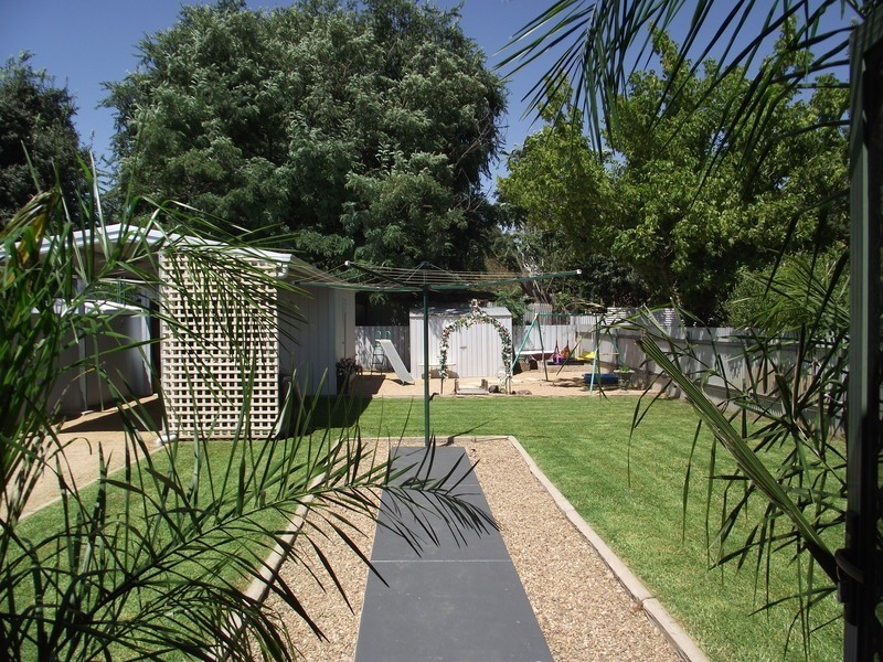 42 Sutton St, Cootamundra NSW 2590