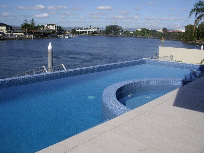 281  Stanhill Drive, Chevron Island QLD 4217
