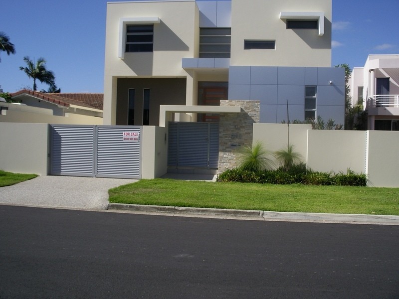 281  Stanhill Drive, Chevron Island QLD 4217