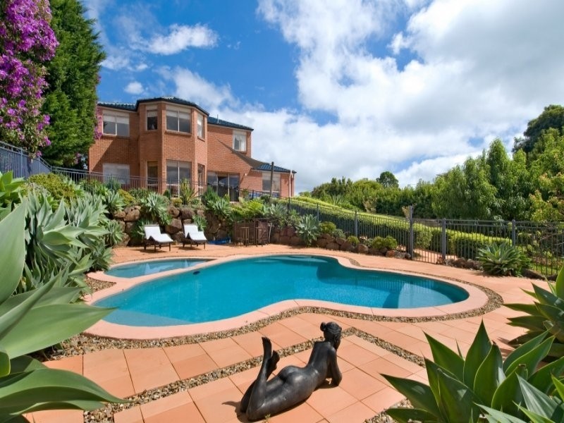 77  Bateke Road, Tamborine Mountain QLD 4272