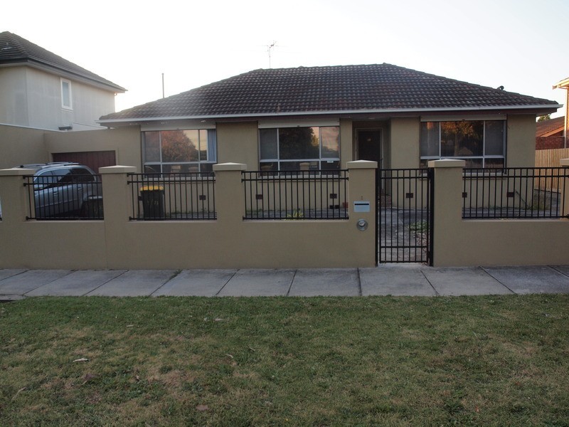 1/73 Mimosa Road, Carnegie VIC 3163