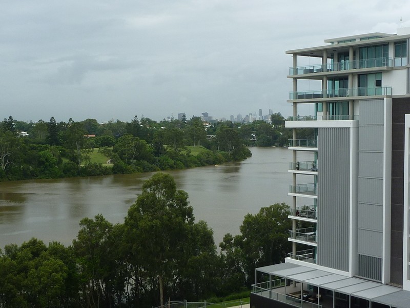 220/197 King Arthur Terrace, Tennyson QLD 4105