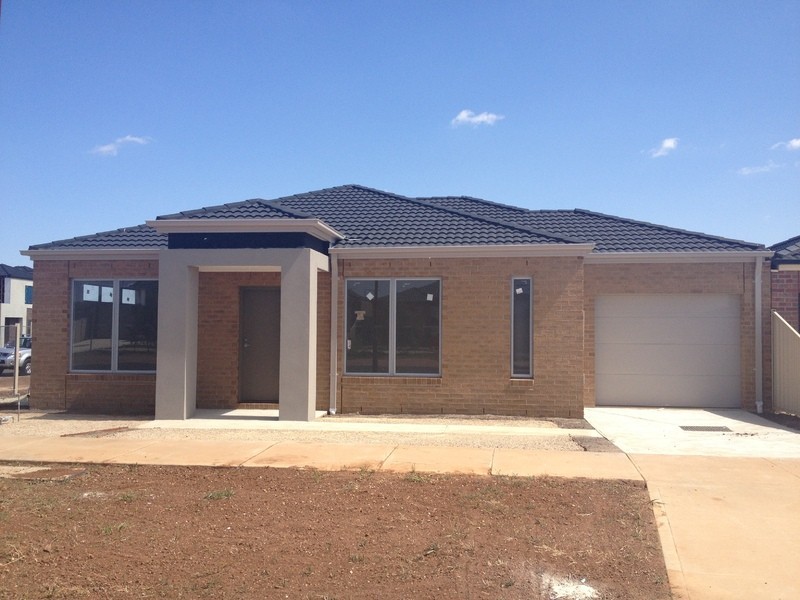 1/23 Lady Penrhyn Drive, Melton West VIC 3337