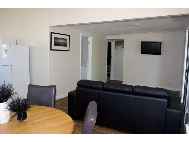 15 Tahiti Place, Jurien Bay WA 6516