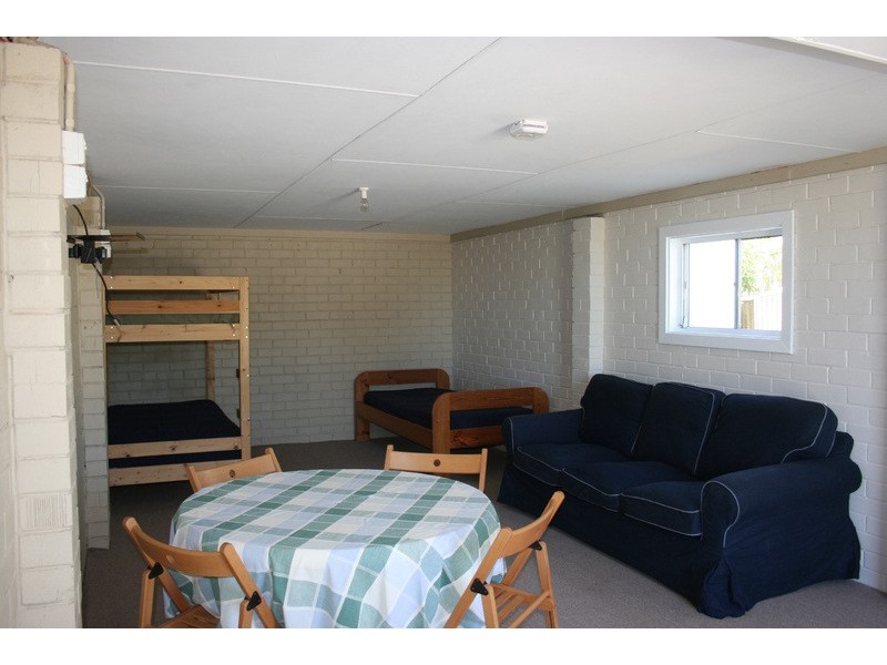 15 Tahiti Place, Jurien Bay WA 6516