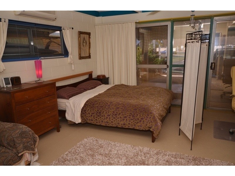 16 Eagle Avenue, Burleigh Waters QLD 4220