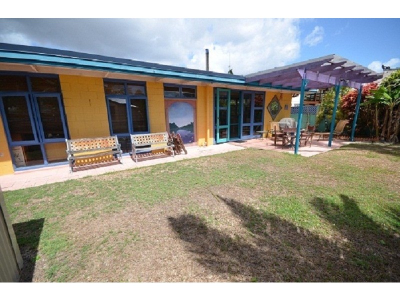 16 Eagle Avenue, Burleigh Waters QLD 4220