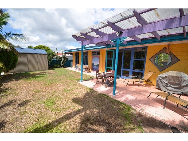 16 Eagle Avenue, Burleigh Waters QLD 4220