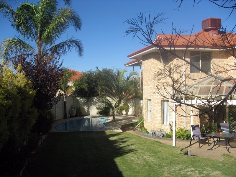 99 Glen Iris Drive, Jandakot WA 6164