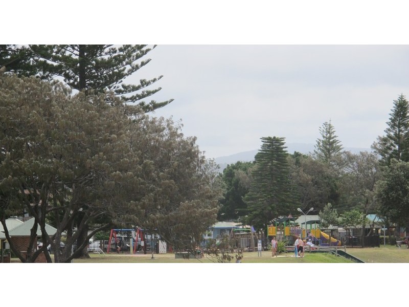 19 Newmans Rd, Woolgoolga NSW 2456