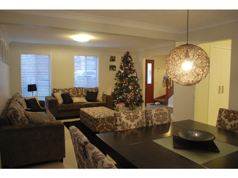 4 Hardy Place, Casula NSW 2170