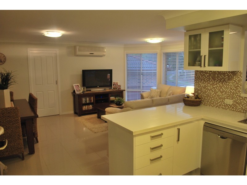 4 Hardy Place, Casula NSW 2170