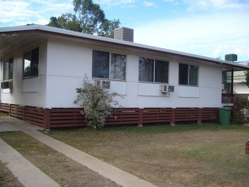 12 Leslie Drive, Moranbah QLD 4744