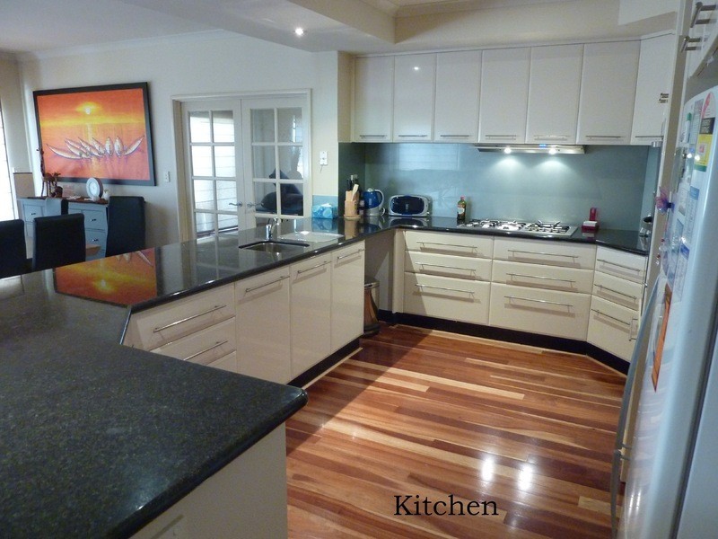 3 Waratah Circle, Halls Head WA 6210