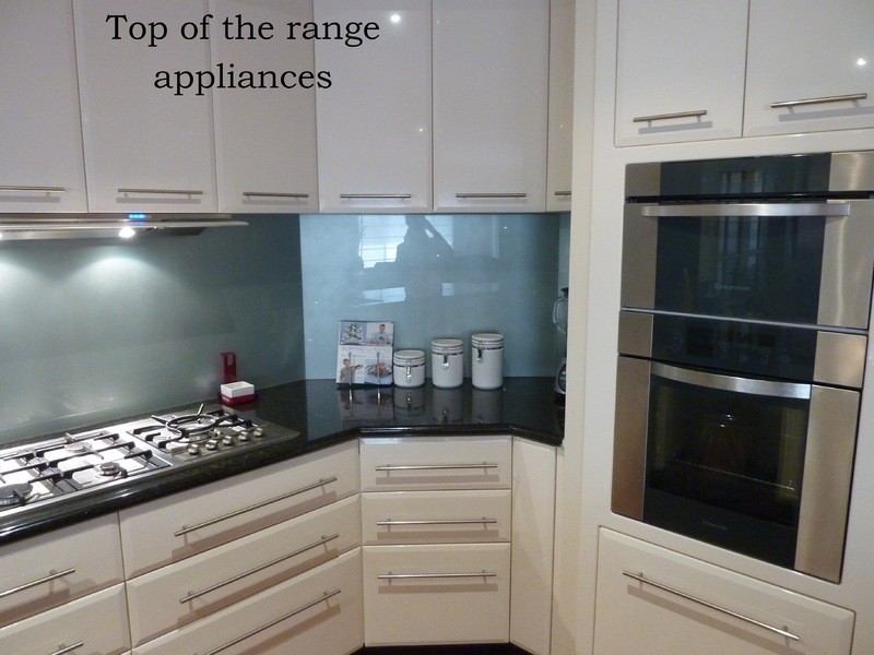 3 Waratah Circle, Halls Head WA 6210