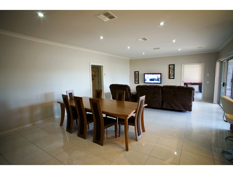 39 Kingfisher Court, East Albury NSW 2640