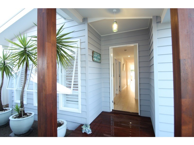 70 Albion Avenue, Miami QLD 4220