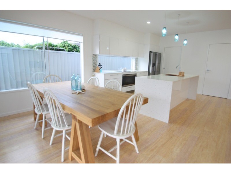 70 Albion Avenue, Miami QLD 4220