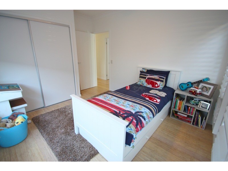 70 Albion Avenue, Miami QLD 4220