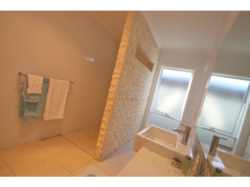 70 Albion Avenue, Miami QLD 4220