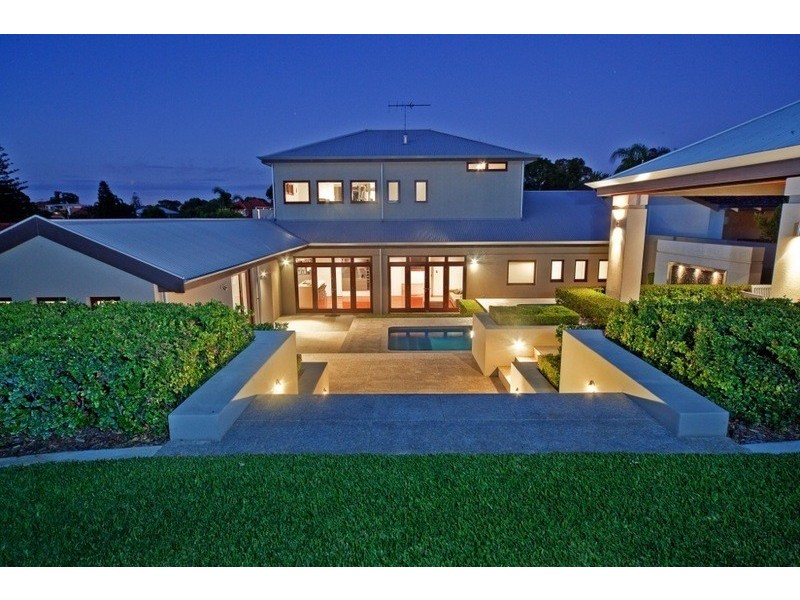 13 Kingsland Avenue, City Beach WA 6015