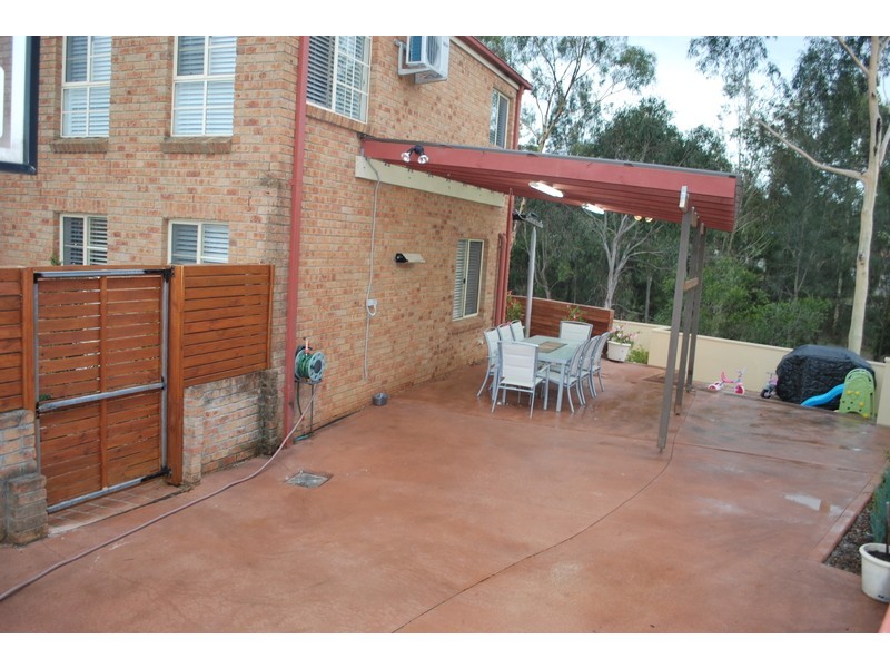 4 Hardy Place, Casula NSW 2170