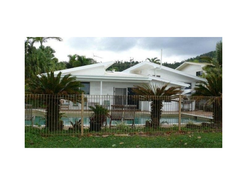 14 Feldt Street, Flying Fish Point QLD 4860