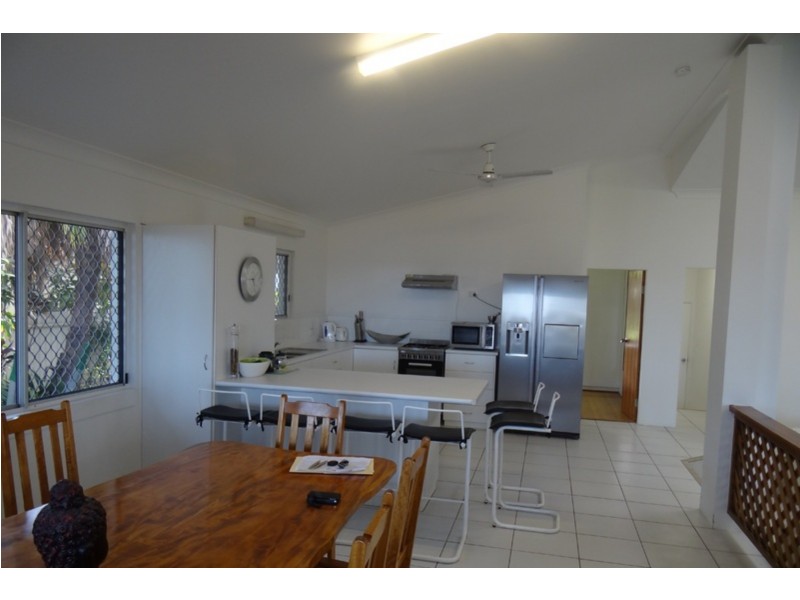 14 Feldt Street, Flying Fish Point QLD 4860