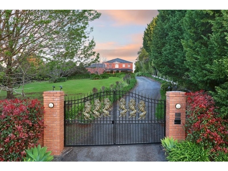 77 Bateke Road, Tamborine Mountain QLD 4272