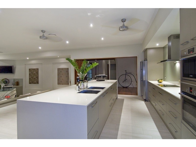 1 Wirrega Close, Caravonica QLD 4878
