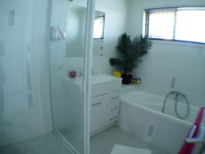 5 Pennant Drive, Point Vernon QLD 4655