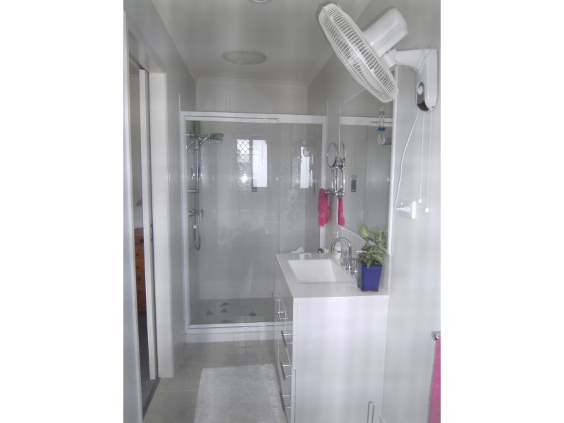 5 Pennant Drive, Point Vernon QLD 4655