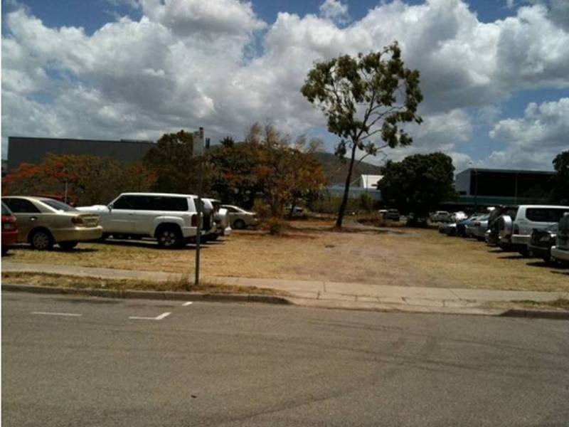 323 Ross River Road, Aitkenvale QLD 4814